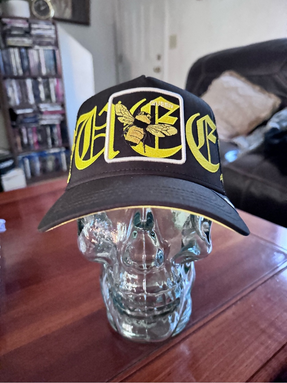 Goorin Brothers  OLD ENGLISH QUEEN Trucker Hat/Cap Snapback SnapBack NWT